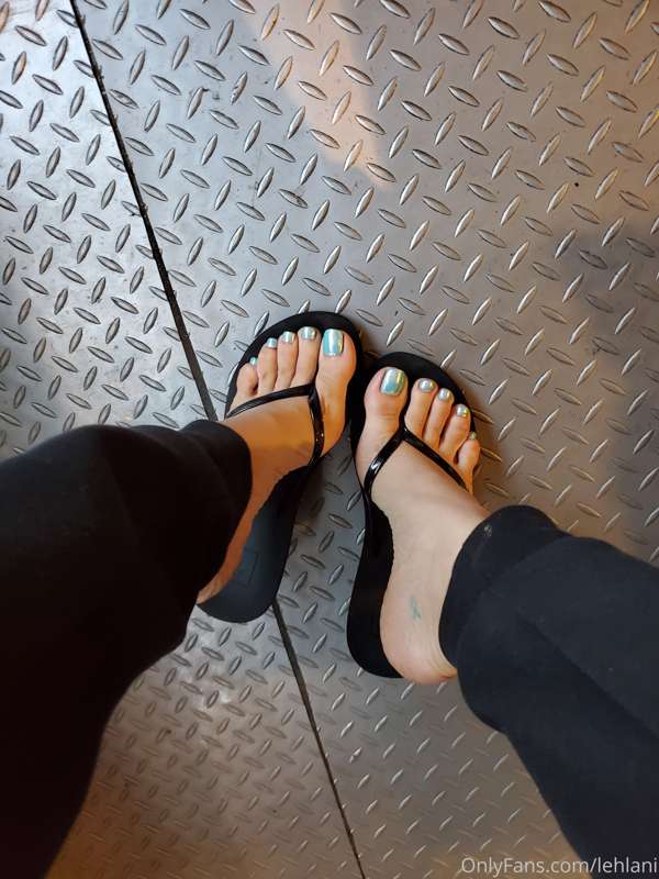 Promising u all better pics ! Toe rings and panty hose ♡ tha.. 1
