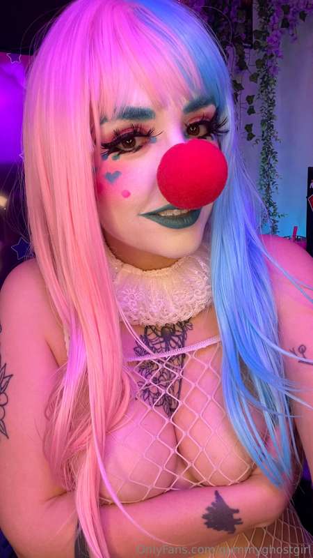 Do it honk? Maybe 😏 watch my cream pie and find out 😉💕 18