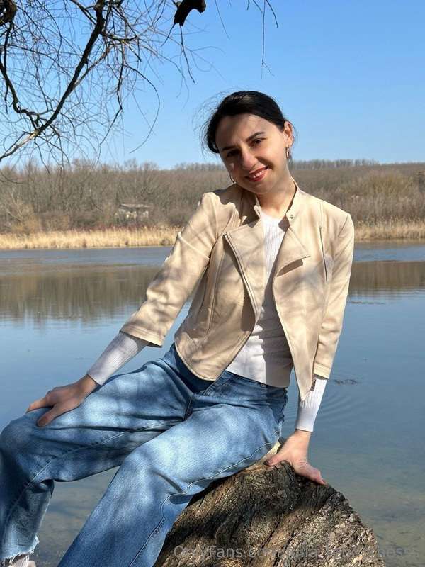 Spring, fresh air and tranquility by the water is the perfec..