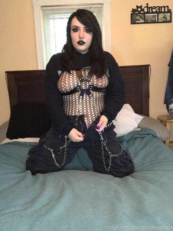 What happens when you get your goth gf home 🥀 10