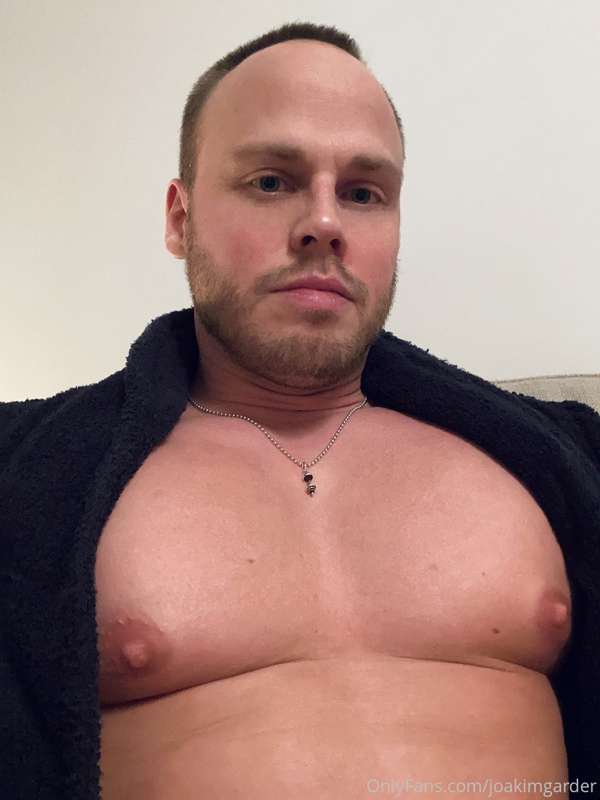Pumped pecs and nipples. The bigger the better!!