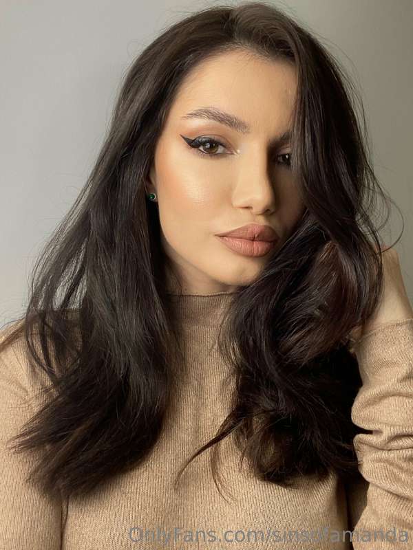 If you’re looking for a hot girl brunette, you can find me h..