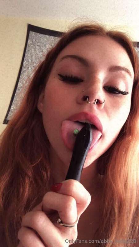 Tiny but mighty cum check out this toy😳😜 watch me play 