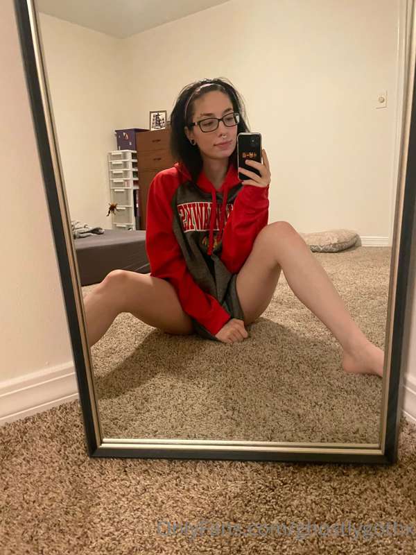 I’m a good girl, I swear☺️ 1