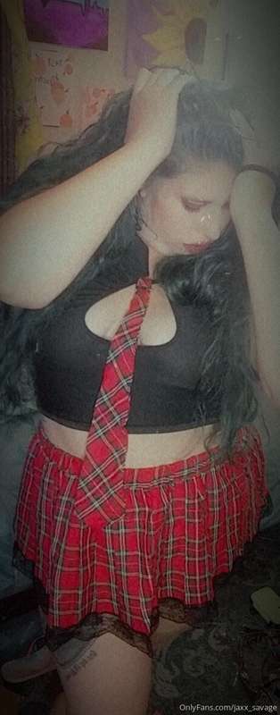 Did someone say school girl? 👩‍🏫 🖤 3