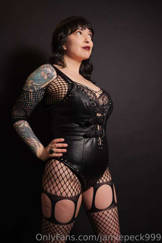Here's a sexy set of photos shot by Cameron Rice in LA. I gi..