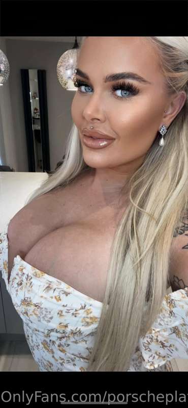 I’m ready for our date babe… where are you taking me? 🥰 1