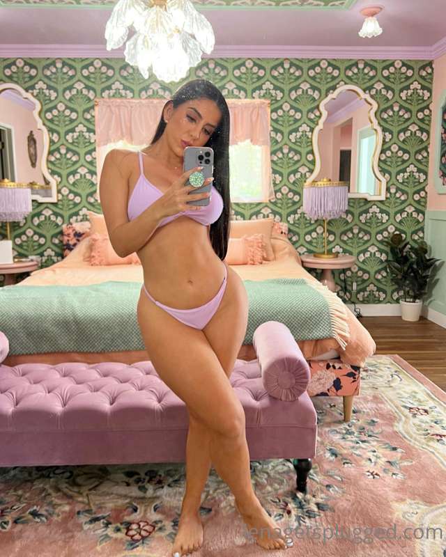 i'm so bored and horny 🥵 what you up to sugar?