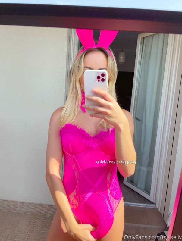 🌸🐰 SPECIAL EASTER 🐰🌸
.
Who wanna see the lil bunny’s carrot?.. 3