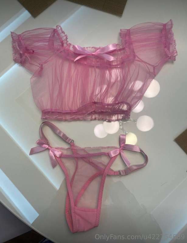 Wow, what do we have here, sexy new lingerie?😘😍