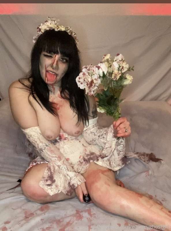Till death do us part, then I’m gonna eat ya💀❤️ 6