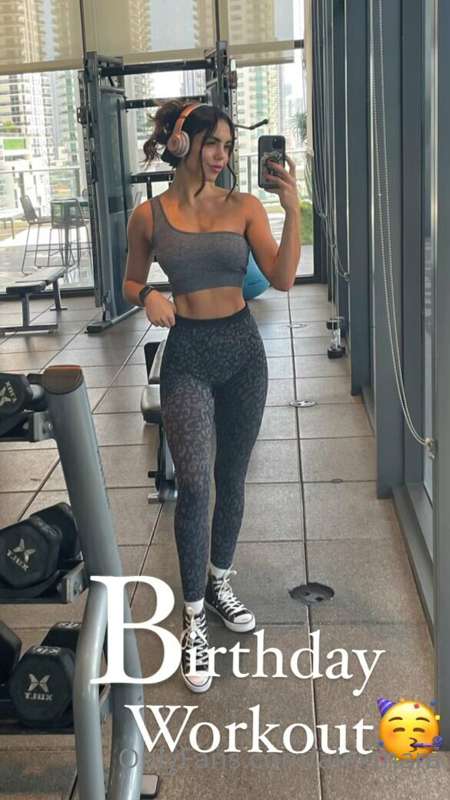 Birthday Girl!! I never skip a workout 💪🏻💖