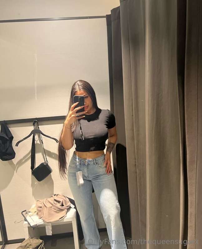 Pretty girls do therapy in stores