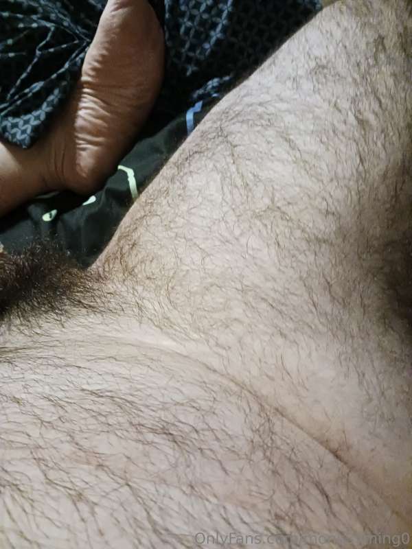 Thick thighs make for great earmuffs. 