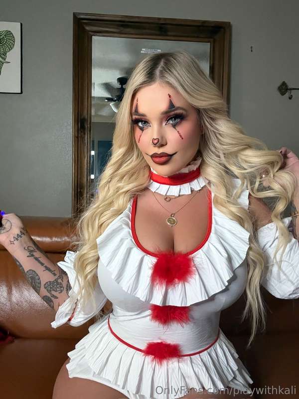 have you seen my solo video wearing this outfit? 😈💋