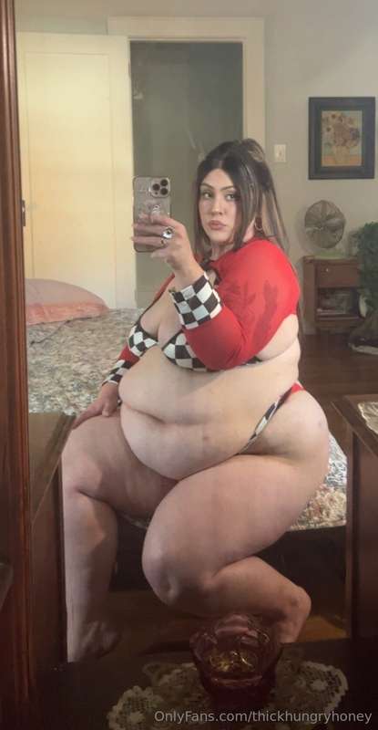 Tell me yall still wanna see these mirror pics ❤️🏁 12