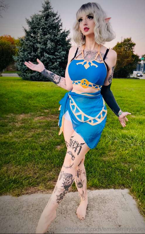 Dropping a hot new Zelda video in about an hour💙✨ 2