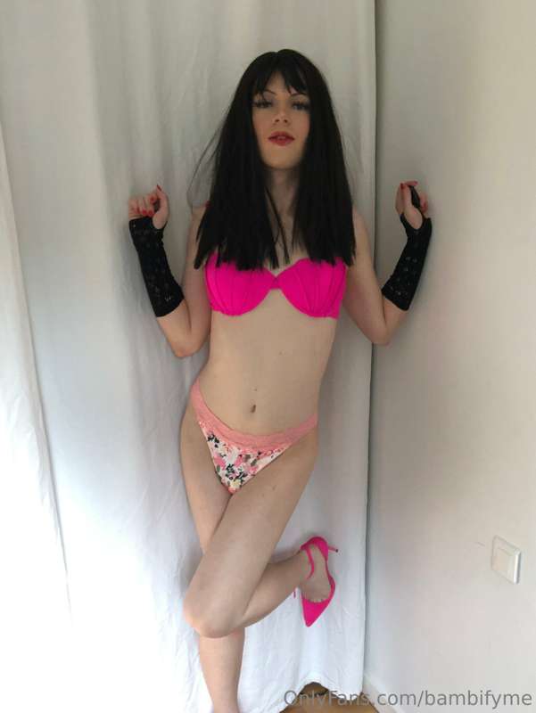 The heels stay on during sex 🩷😝 4