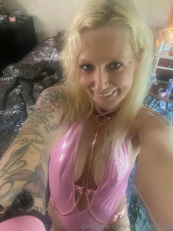 I’m ME laid back fun sexy and chill. Everyone who’s met me k.. 19