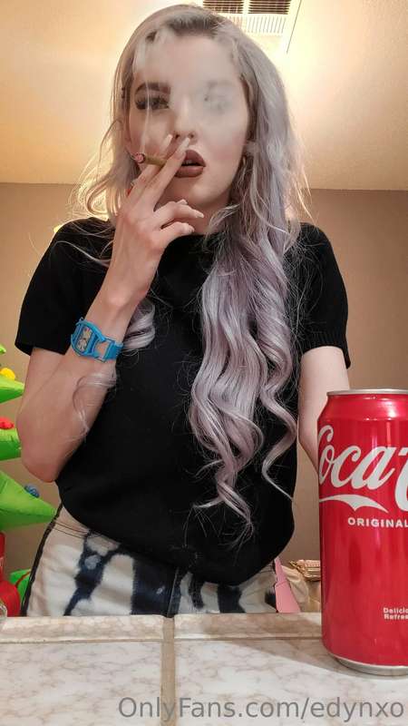 Will you wake & bake with me? 🤔😈 Tease u while we sm0ke 😈😈🥰☺.. 3