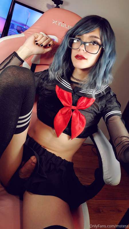 your naughty school girl ;3
