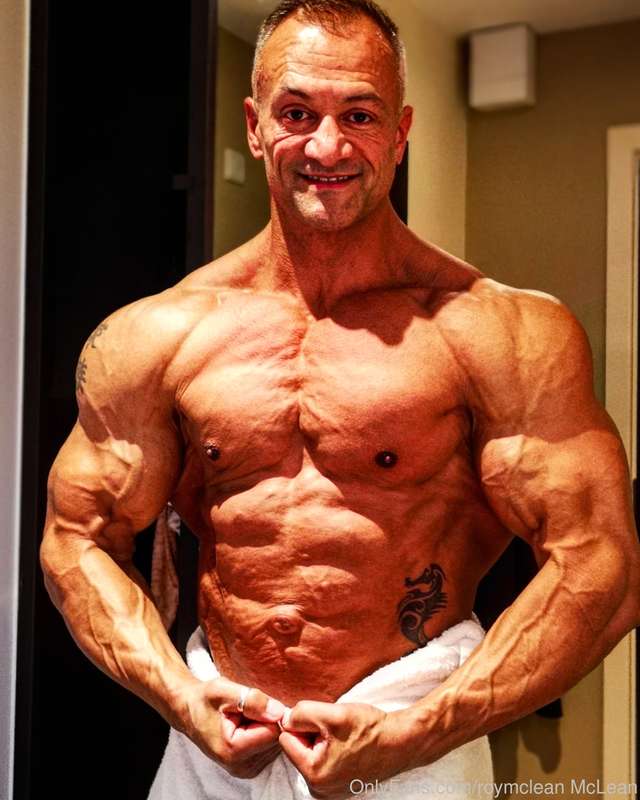 Towel Tuesday. Is that a thing? #bodybuilder #bodybuilding #..