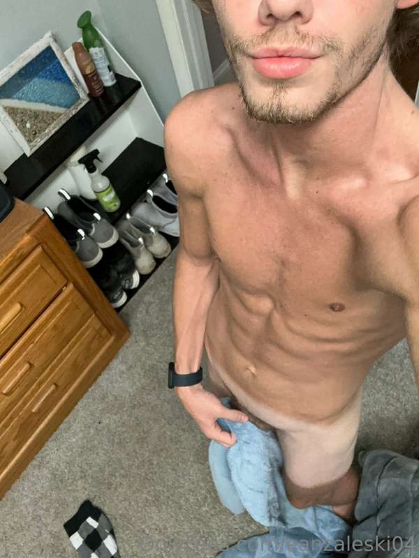 Fresh out the shower 💦🥵