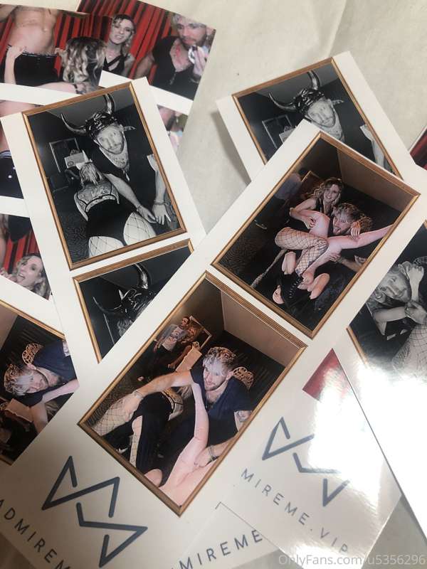 I fee sorry for whoever was in charge of the photobooth 😂 1