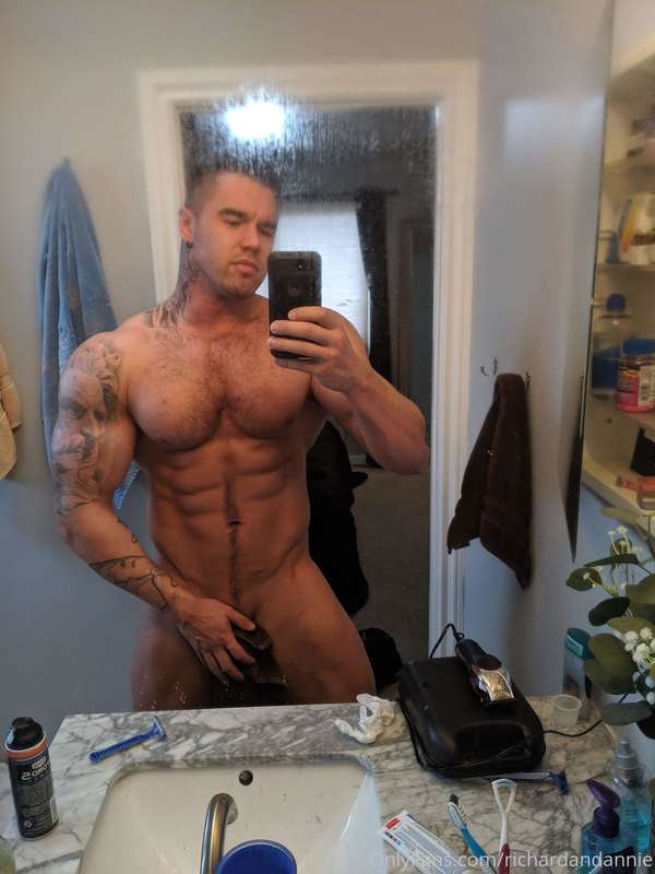 Richard has been hard at work training for bodybuilding, wit.. 3