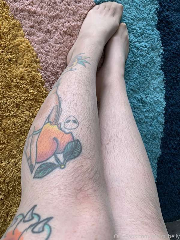 Hairy leg update; stockings edition 😮✨ 3