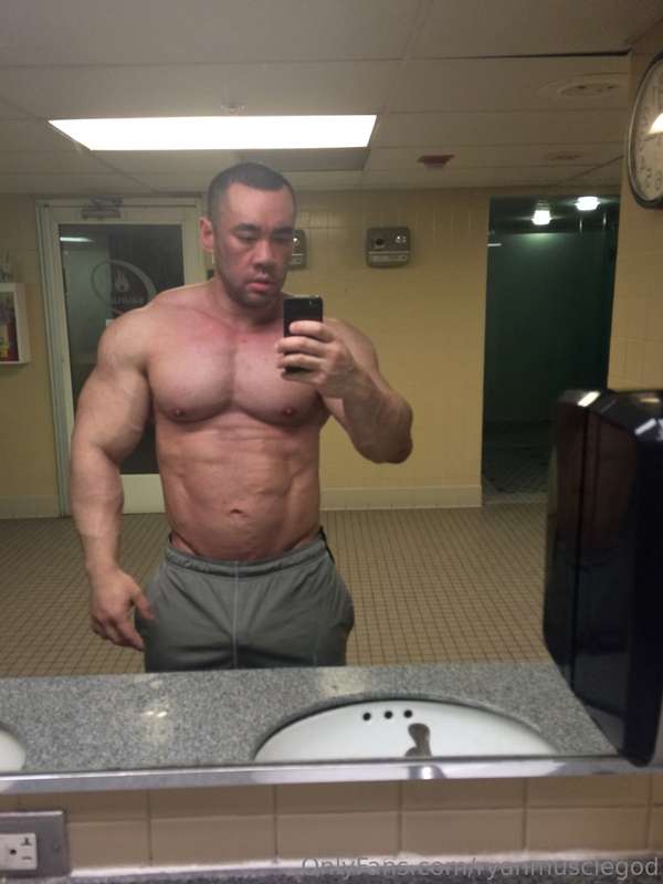 Ryanmusclegod - Onlyfans - 26 Sep, 2024