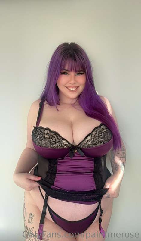 How cute is this set? i love that the purple matches my hair.. 6