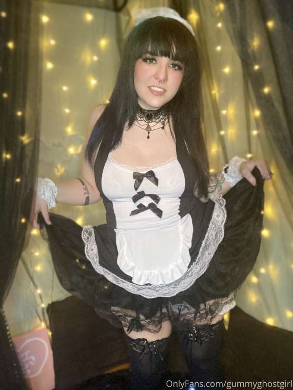 Oh master, I caught you watching me bend over...if you wante.. 4