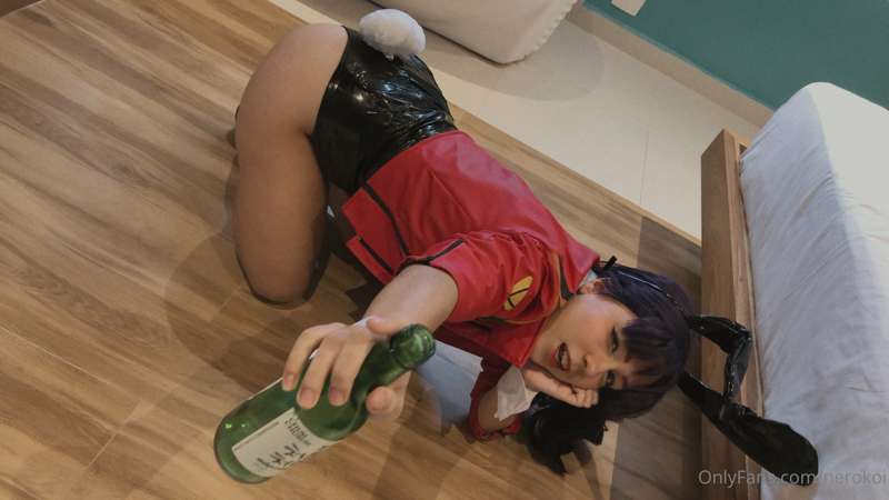 Senpai, drink with meeeee 😳😳😳 2