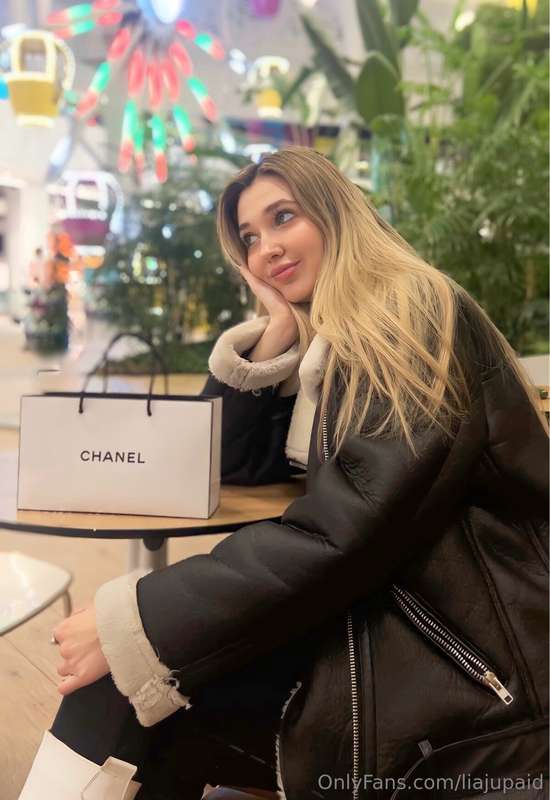Dreaming about holidays🙈🥰
Really want to go abroad this summ..