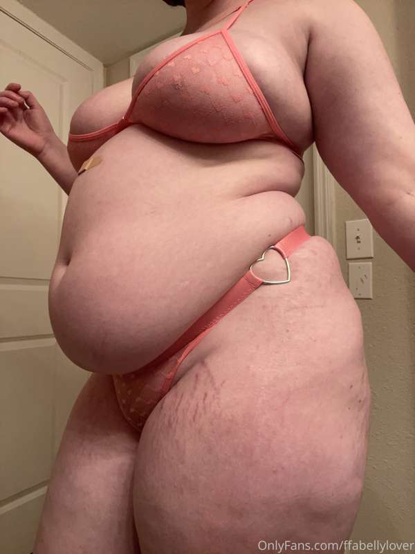 Feeling so sexy in this lingerie piece a sweet follower of m.. 13
