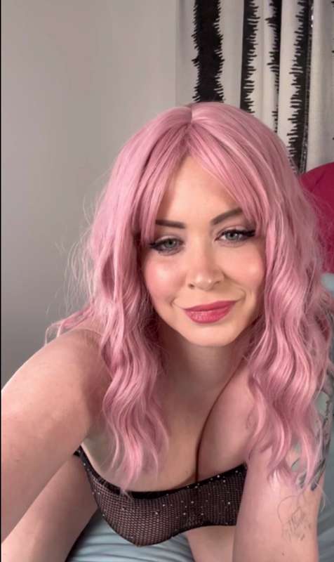 Do you think this tone looks good on me? 🫣
