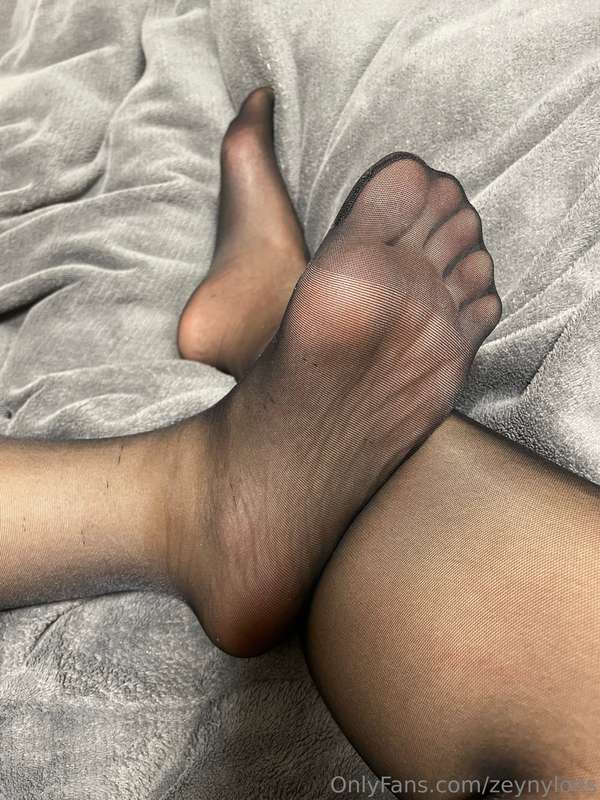 Zeynylons - Onlyfans - 15 Feb, 2025