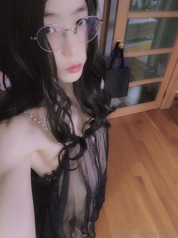 Sometimes I want to be fucked by a big, smelly cock😳 1