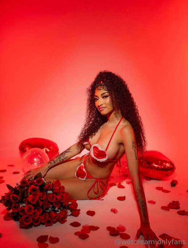 hugs, kisses & valentine wishes 💌! 3