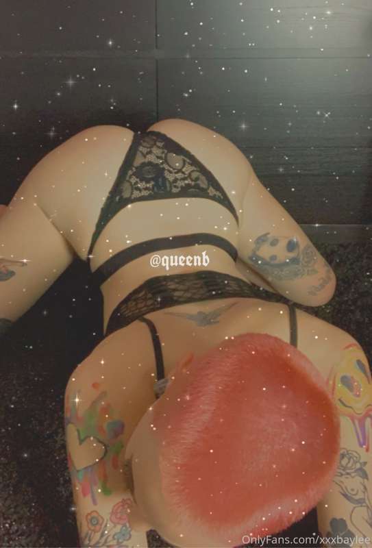 I look so hot bent over 😉😏 1
