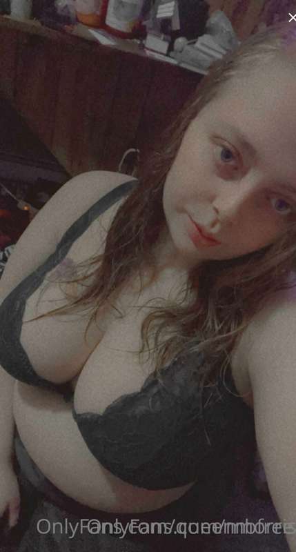 Hey babes im new to this. Im a 20 yr old thick blonde with 4.. 3