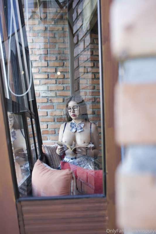 'Home Alone with Stepsister' Issues
