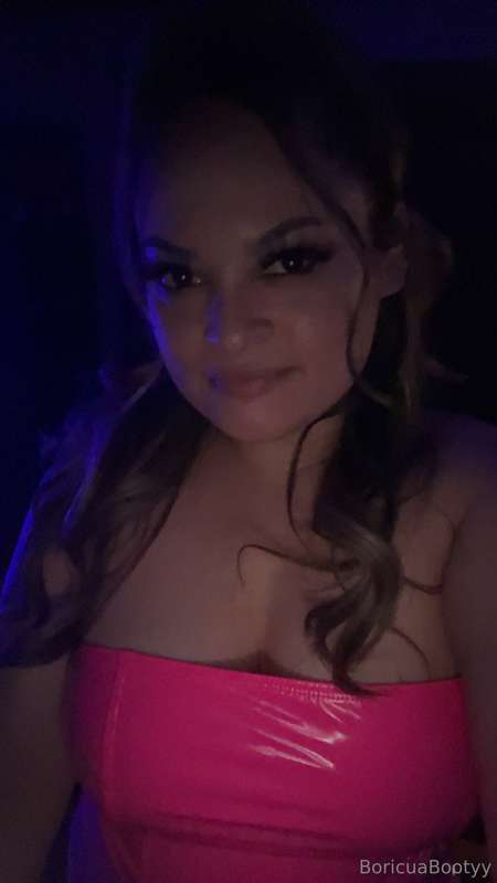 Take me out on a date with soft lighting so I can jerk you o.. 1