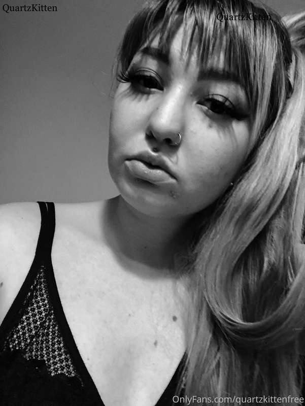 Selfie Drop 🖤