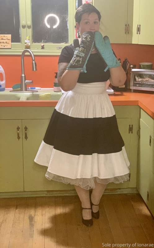 I can be a good little housewife..... until it gets too hot .. 5