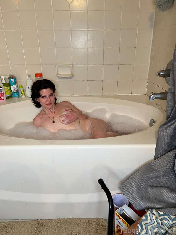 A cute lil soapy throwback to when I was having fun at my gi.. 3