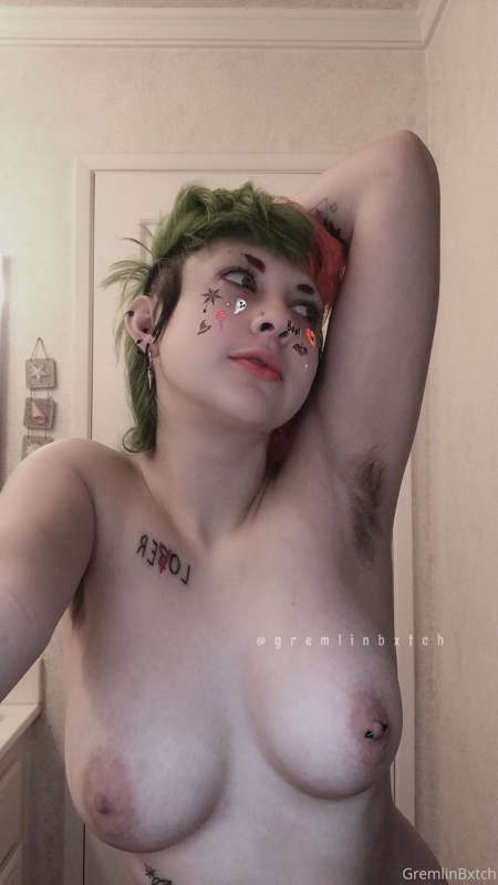 Boozygremlinx - Fansly - 28 Dec, 2021 1