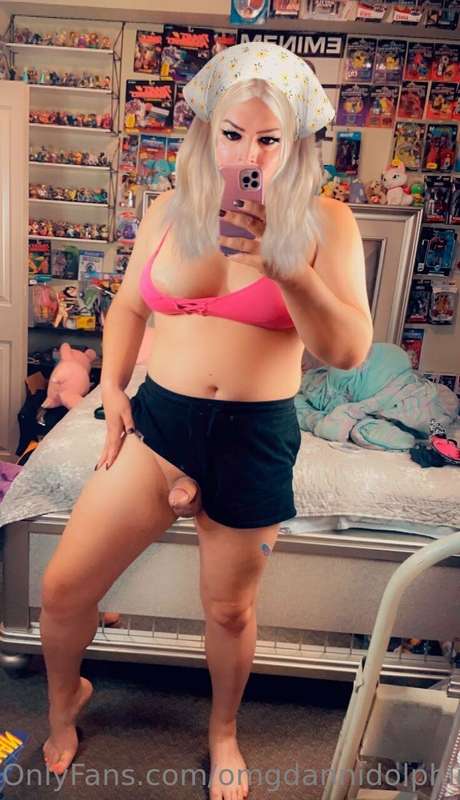 Geeky gals love to show off 💙 5