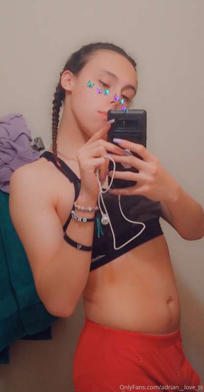 Welcome to my Onlyfans, here ill be posting exclusive conten..